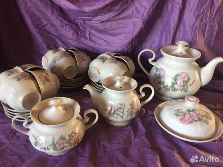 Фарфоровый сервиз на 12 персон