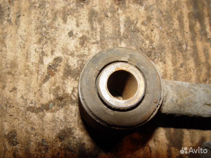 Тяга реактивная задняя Subaru Forester S11 2002г