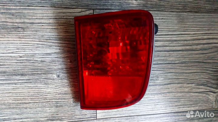 Фонарь задний в бампер правый Toyota Land Cruiser