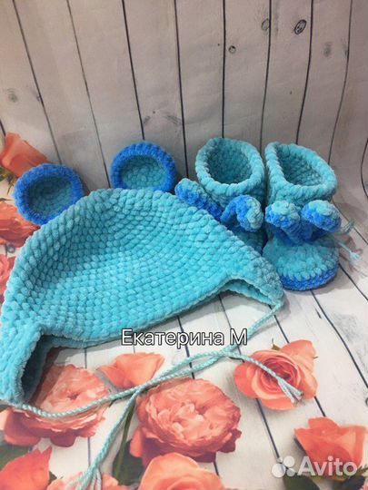 Детские шапочка и пинетки