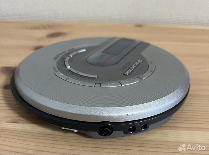 На доставке Cd плеер Panasonic SL-CT582V