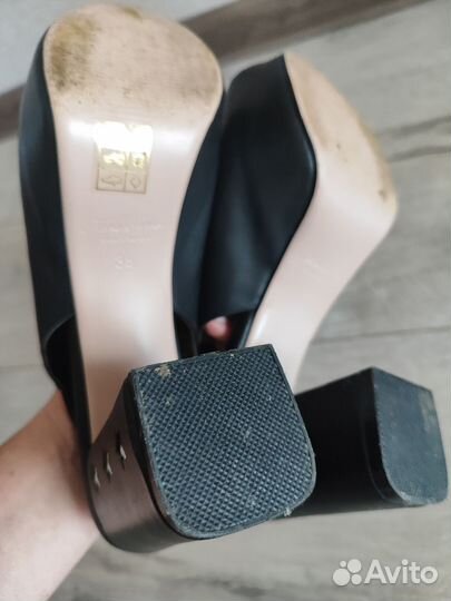 Босоножки женские