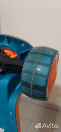 Светящийся трёхколёсный самокат с музыкой