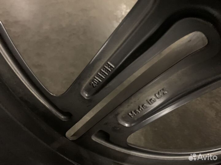 R21 Michelin X-Ice North 4 SUV 275/45, PCD 5x112 DIA 66.6