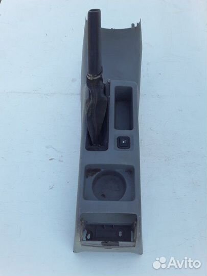 Консоль между сидений Skoda Octavia tour 1996-2010