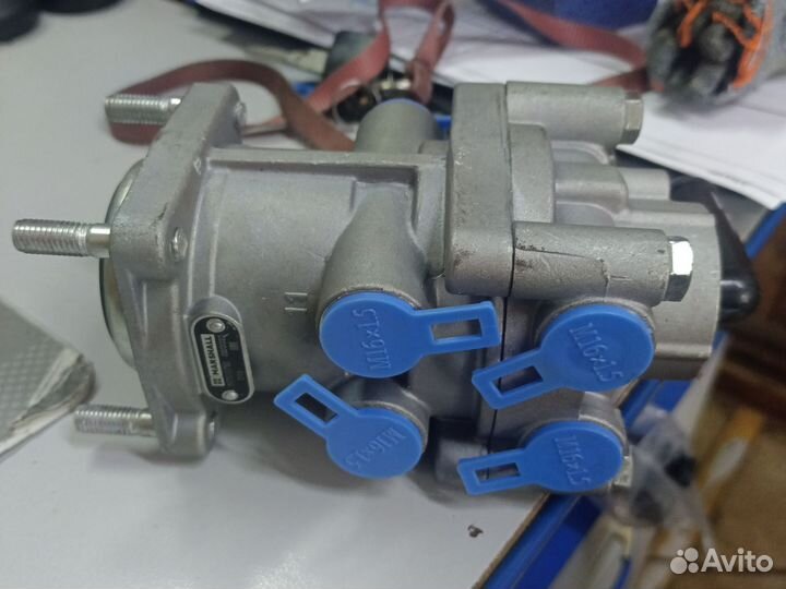 Кран тормозной ножной Volvo