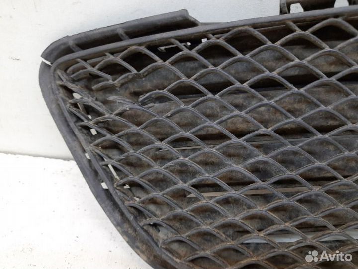 Решетка бампера передняя левая Mercedes-Benz