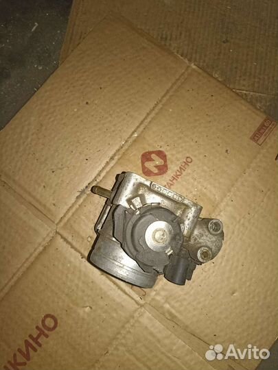 Дроссельная заслонка Volkswagen sharan 2.0L