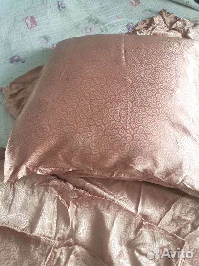 Постельное белье шелковое (атласное)