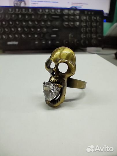 Кольцо с черепом