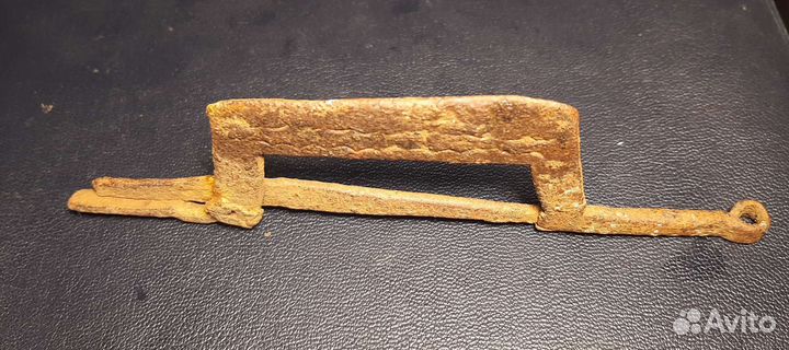 Фибула кресало уточка Хазары