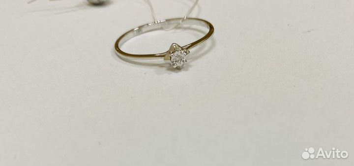 Золотое кольцо с бриллиантом 585*
