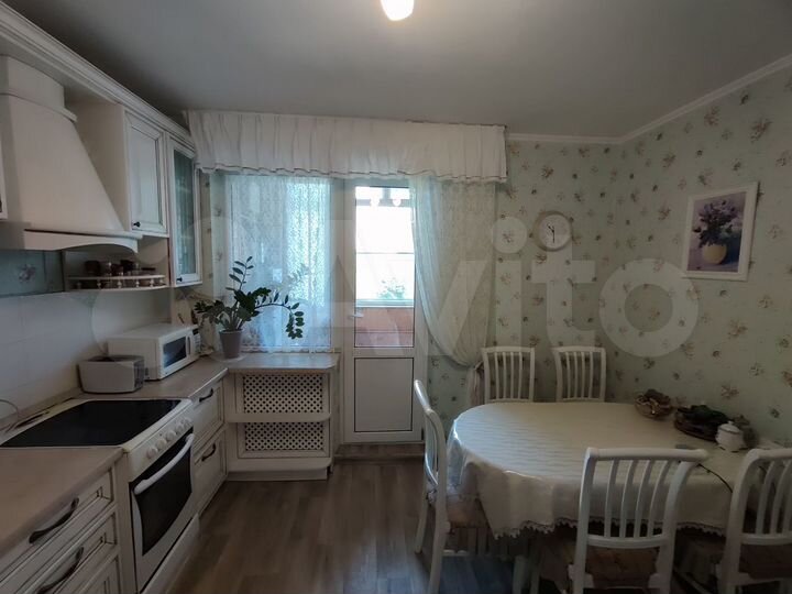 2-к. квартира, 57 м², 2/14 эт.