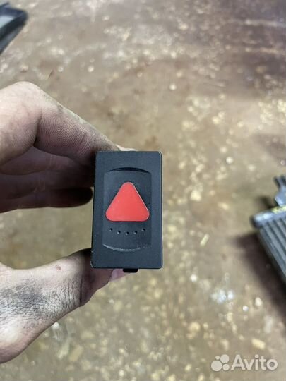 Кнопка аварийки VW Passat B5 99г