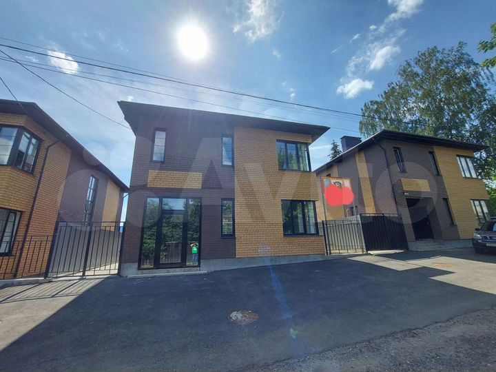 Коттедж 154 м² на участке 2,5 сот.