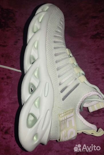 Новые Легкие Кроссовки, 39 размер