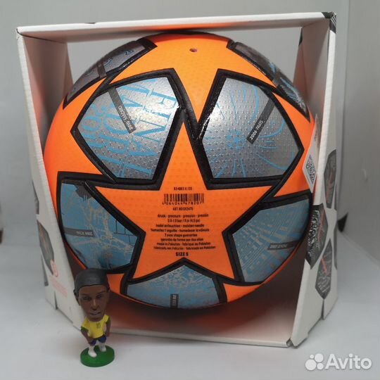 Зимний футбольный мяч Лиги Чемпионов Стамбул 2021