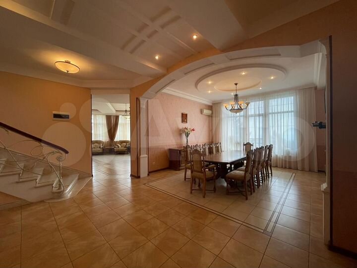 Дом 515 м² на участке 10 сот.