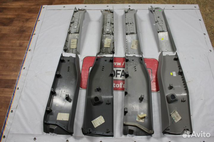 Обшивка центральной стойки Volkswagen T5/T6