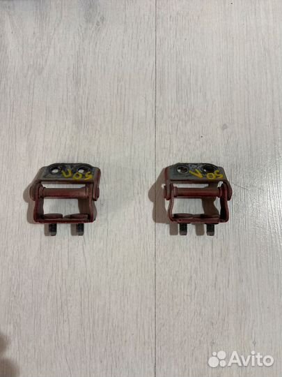 Петля крышки багажника левая mazda CX-7 2.3 ат