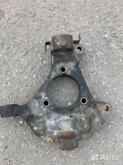 Кулак поворотный Cadillac Escalade 2006-2014