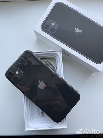 iPhone 11, 64 ГБ