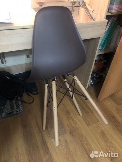 Стул со спинкой