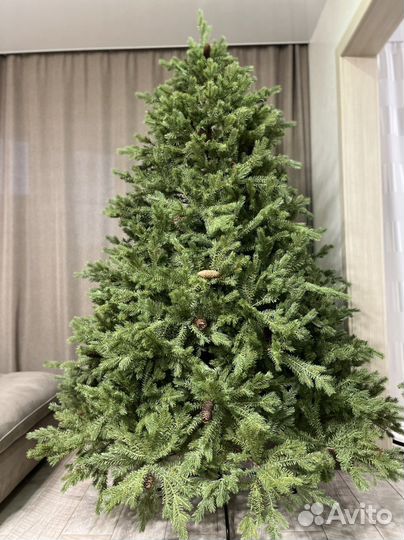 Ель литая с шишками