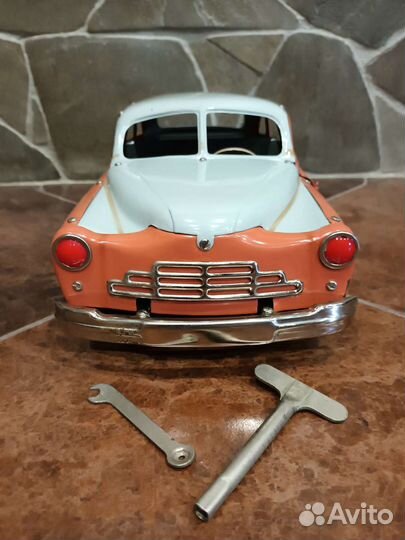 Сборный автомобиль зим СССР