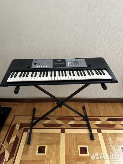 Синтезатор Yamaha psr e233