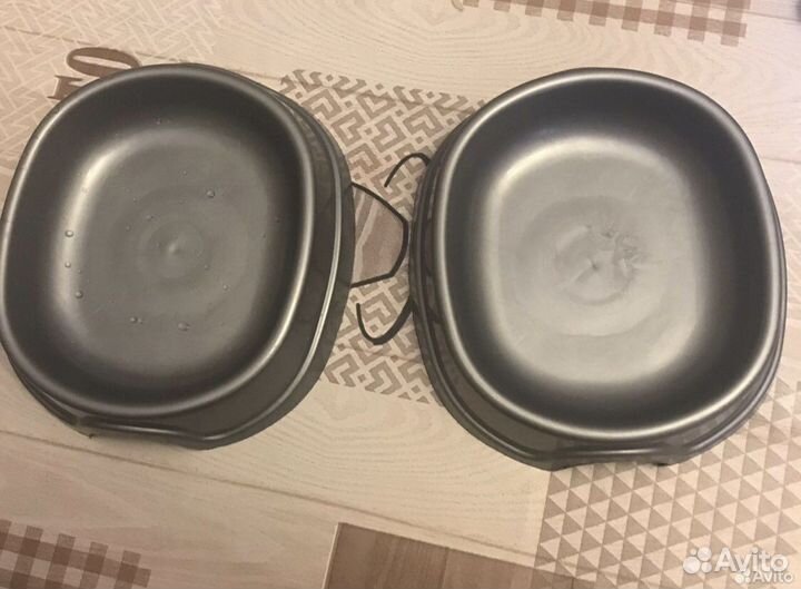 Миски и игрушка для кошк