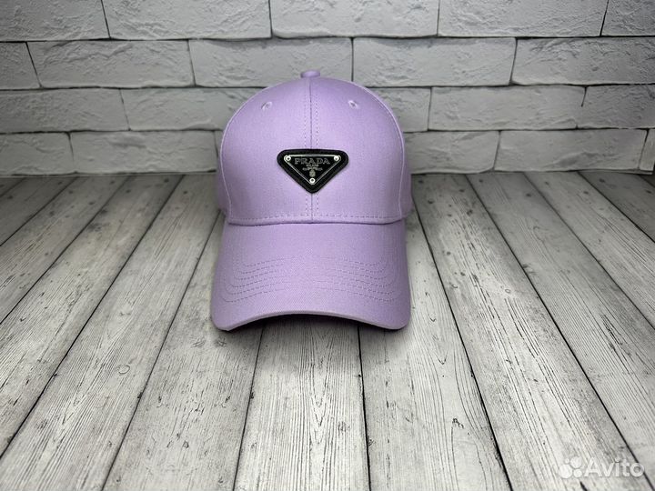 Бейсболка женская prada (новая)