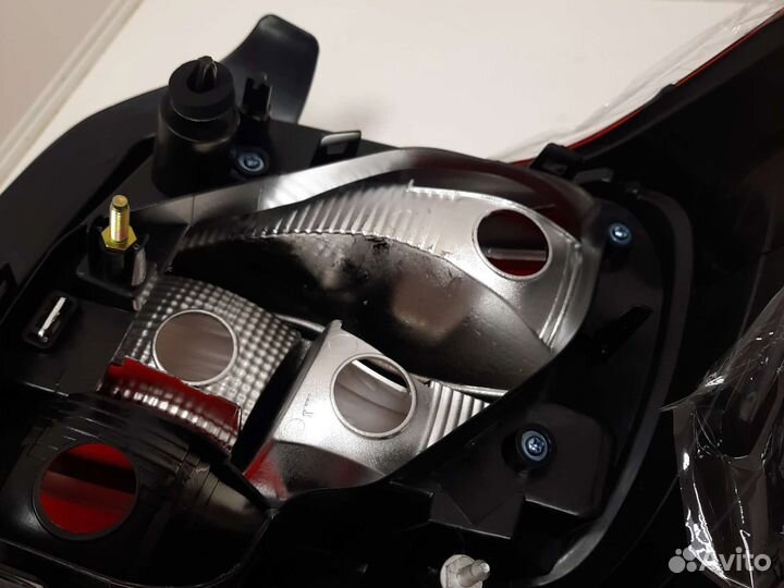 Задний левый фонарь Renault logan 2014