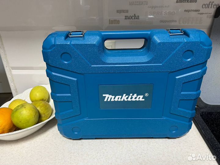 Шуруповерт макита и противоударный кейс