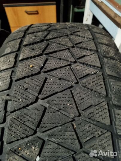 Bridgestone Blizzak DM-V2 285/60 R18 116R