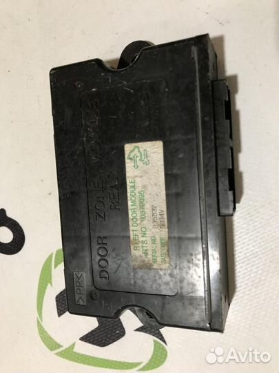 Блок управления двери Cadilac Sts 2005-2011