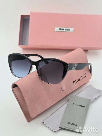 Солнцезащитные очки miu miu