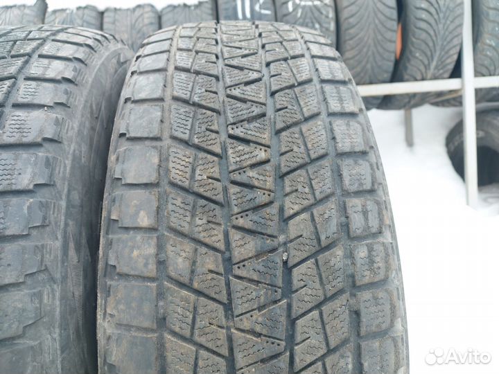 Bridgestone Blizzak DM-V1 235/65 R17 108R