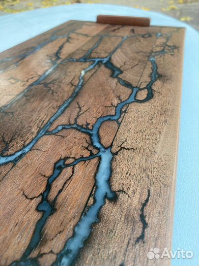 Поднос из ценных пород дерева