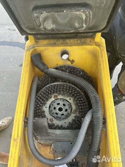 Поломоечная машина Karcher