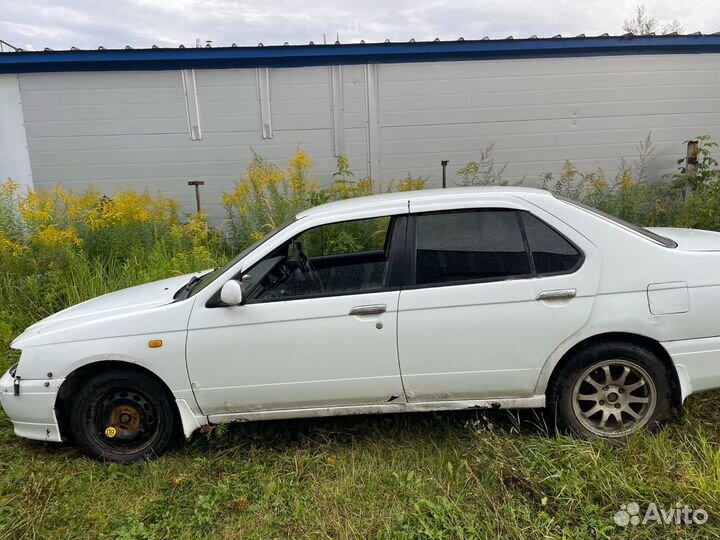 Nissan Bluebird Кузов SSS на запчасти