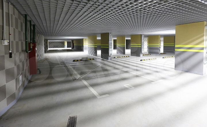 Машиноместо, 14 м²