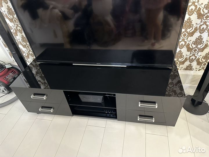 Тумба стеклянная под телевизор