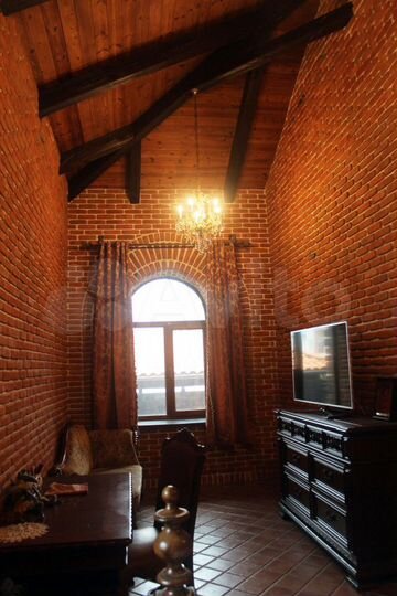 Дом 213 м² на участке 5 сот.