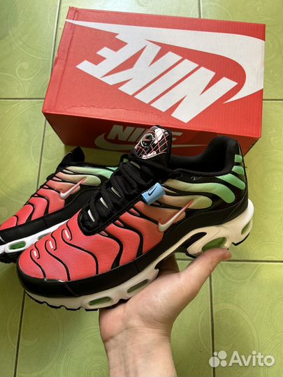 Кроссовки nike air max tn plus
