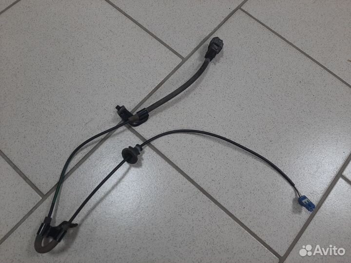 Провод датчика ABS задняя правая Camry 50 Европа
