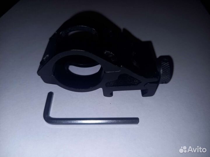 Крепление для тактического фонаря