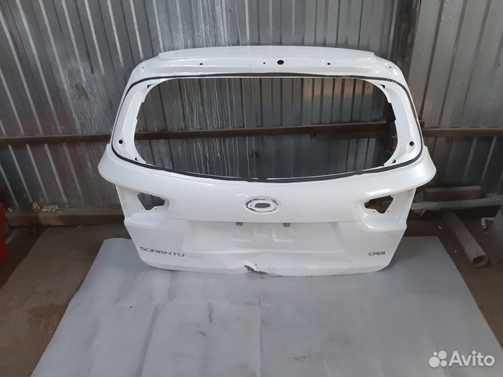 Крышка багажника Kia Sorento 3