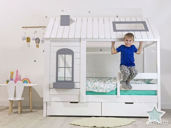 Детская кровать домик