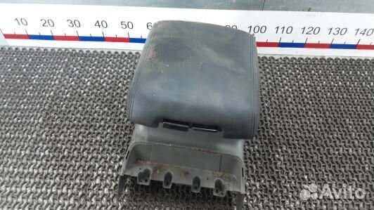 Подлокотник центральный mitsubishi pajero 3 (HBG23